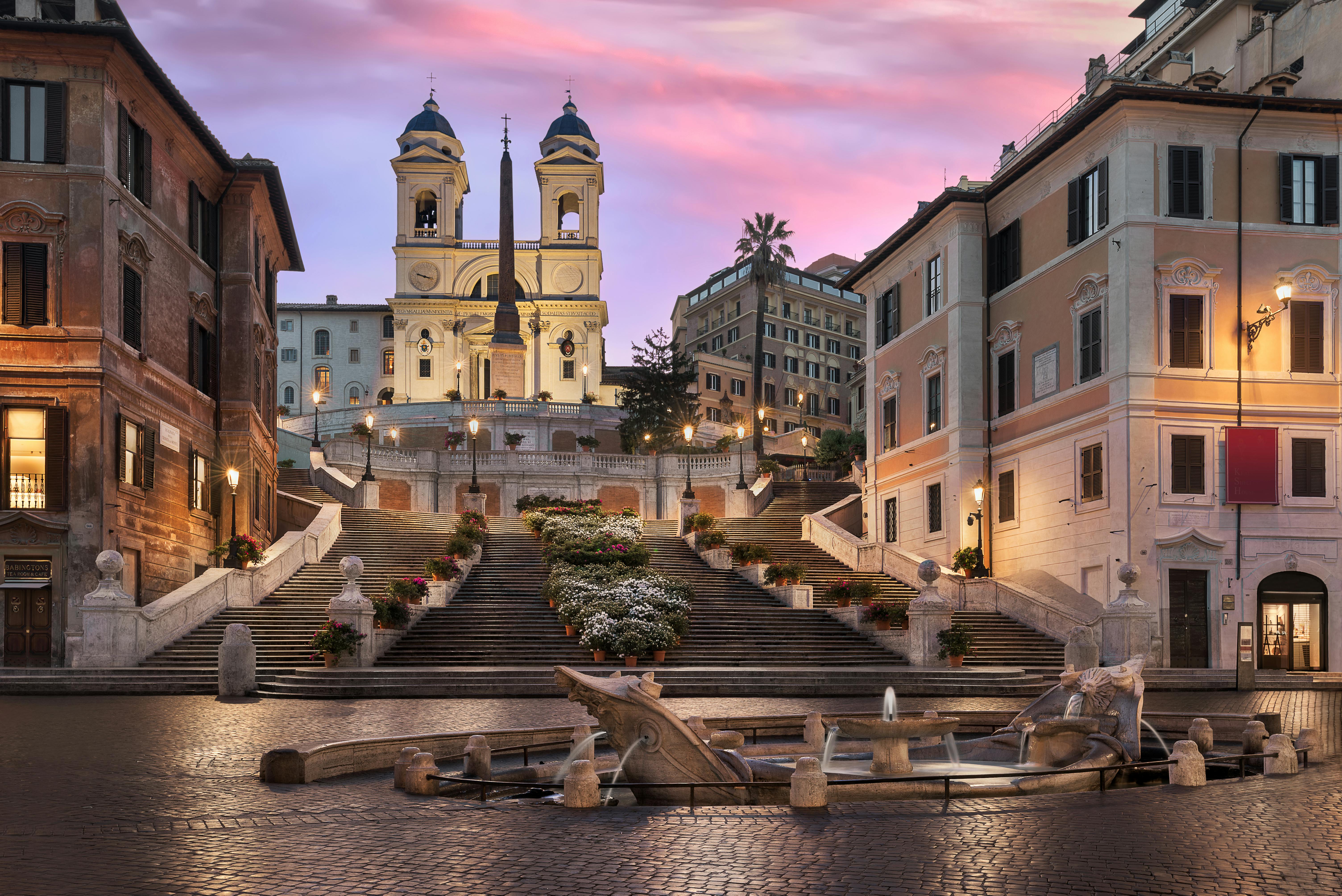 Piazza di Spagna con la scalinata di Trinità dei Monti
